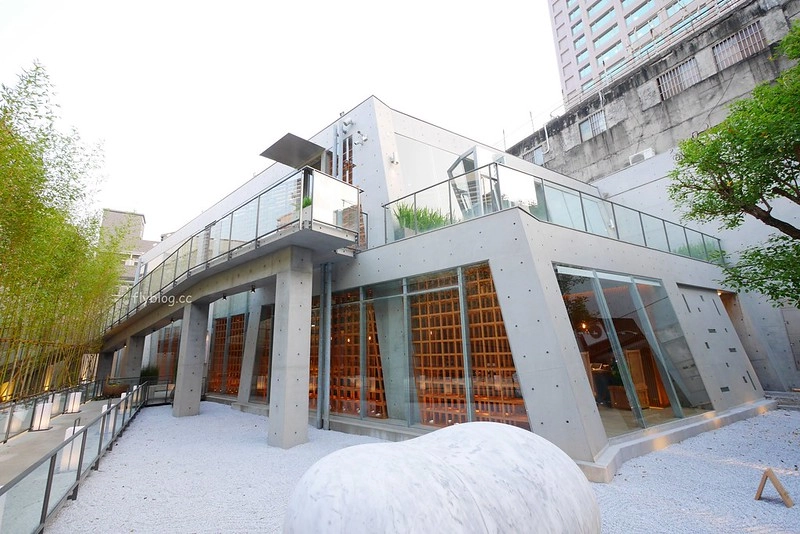 一笈壽司｜輕井澤集團最新力作日式壽司品牌，公益路漂亮的清水模建築外觀 @飛天璇的口袋