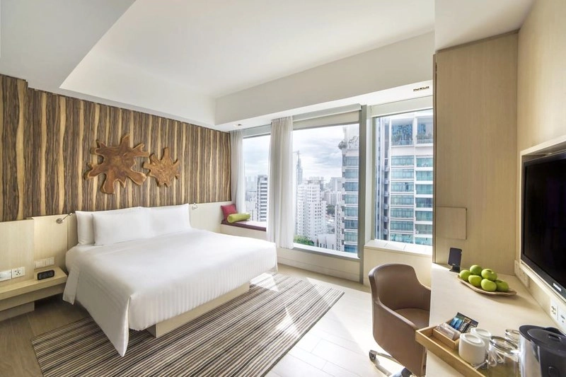 新加坡豪亞酒店．Oasia Hotel Novena┃新加坡飯店：距離諾維娜地鐵站步行2分鐘，樓下就有超市和便利商店 @飛天璇的口袋