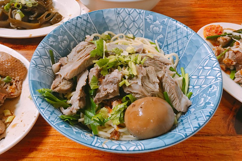 苗栗三義｜大家好麵店．工業區對面超人氣麵店，東西好吃實在有誠意 @飛天璇的口袋