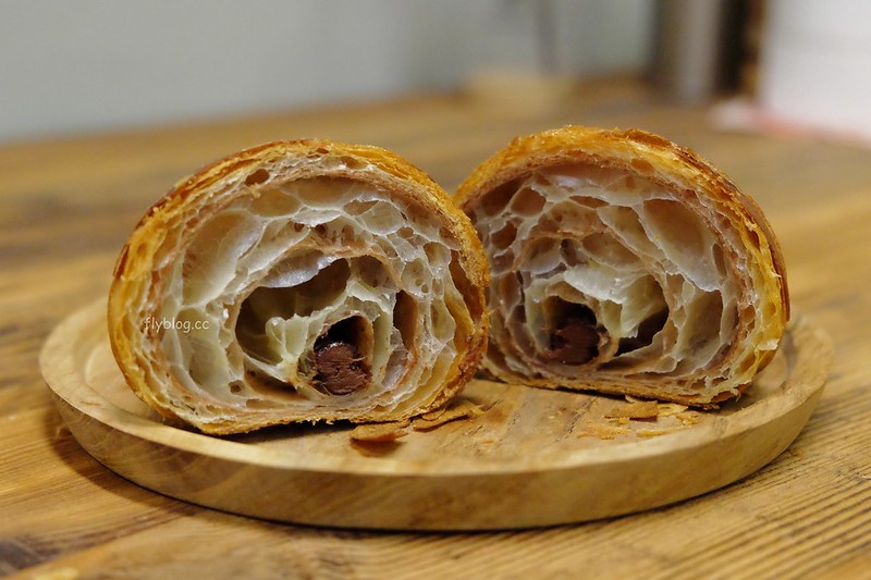 台中西區｜Mr. 啃蛋黃酥．一顆178元天價級的蛋黃酥，一開放預購還是秒殺 @飛天璇的口袋