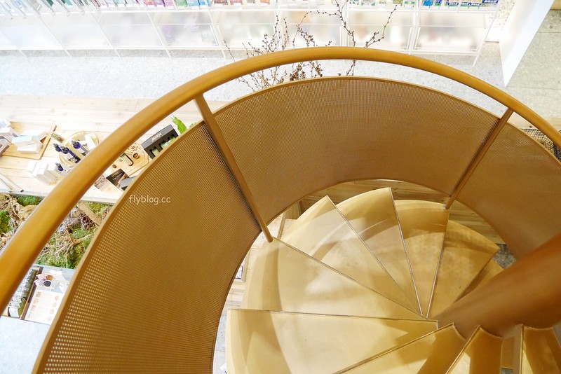 【台中西屯】分子藥局．Molecure，台中超美藥局咖啡館，時尚又好拍的環境，還有手沖咖啡可以喝 @飛天璇的口袋