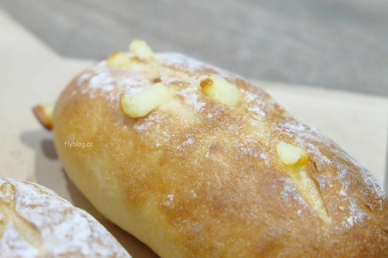 台中西屯｜100pain 麵包製造室．粉絲頁限量預購的好吃麵包，晚上9點一開放就造成搶購 @飛天璇的口袋