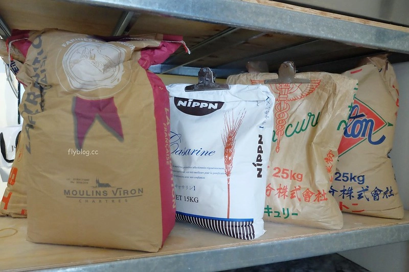 台中西屯｜100pain 麵包製造室．粉絲頁限量預購的好吃麵包，晚上9點一開放就造成搶購 @飛天璇的口袋