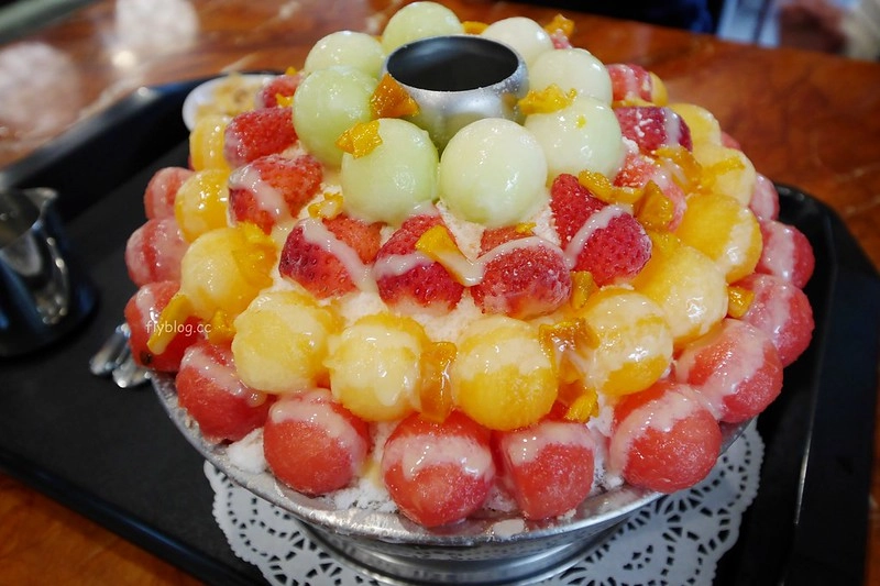 夢幻蜜拉 Dreamy Miracle｜超浮誇的水果火鍋冰，如夢似幻餘煙裊裊， 台南IG打卡熱門美食 @飛天璇的口袋
