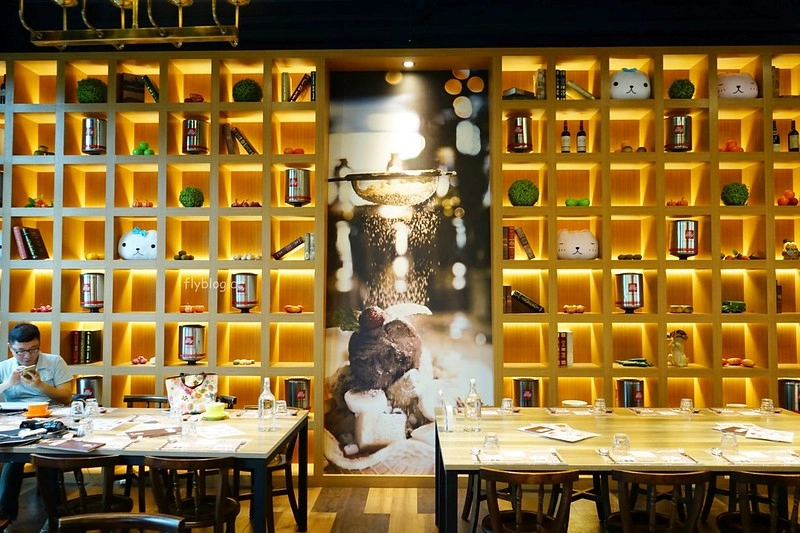 黛麗佐手義式餐廳┃台中后里：日本超夯「反應過激的貓」line貼圖期間限定，餐點表現不俗環境也很好拍，麗寶Outlet Mall美食餐廳推薦 @飛天璇的口袋