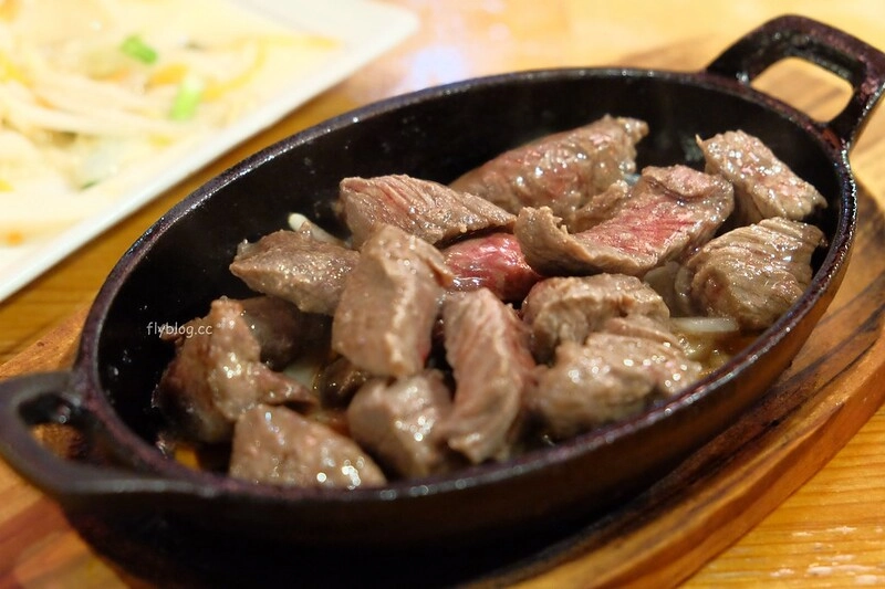 日本沖繩｜國際通屋台村．超過20家居酒屋，體驗沖繩路邊喝酒文化 @飛天璇的口袋