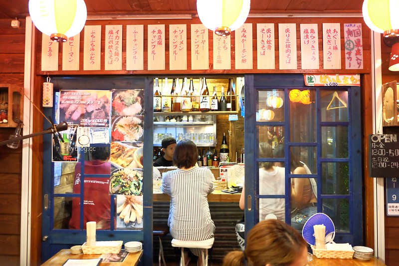 日本沖繩｜國際通屋台村．超過20家居酒屋，體驗沖繩路邊喝酒文化 @飛天璇的口袋