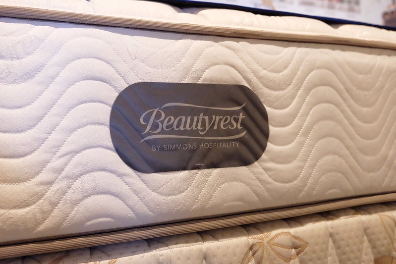 睡眠王國年中慶：席夢思2萬元有找，7/12(四)~7/16(一)僅有5天，消費滿額幸運輪盤轉轉樂，人人有獎！ @飛天璇的口袋