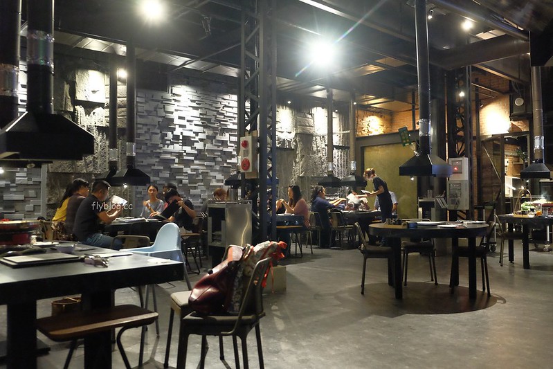 錵燒炭火燒肉┃台中西屯：公益路燒肉店新亮點，錵鑶系列全新品牌，開幕一個月感覺還沒上軌道 @飛天璇的口袋