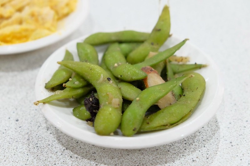 珍寶燒肥鵝餐廳┃台中北區：裝潢普通但是真材實料，價格不貴而且餐點也好吃 @飛天璇的口袋