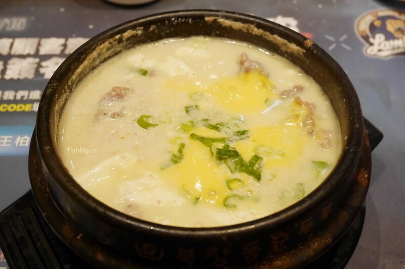 涓豆腐：涓豆腐正式回歸台中，三個人點雙人套餐就夠了，文心秀泰美食推薦 @飛天璇的口袋