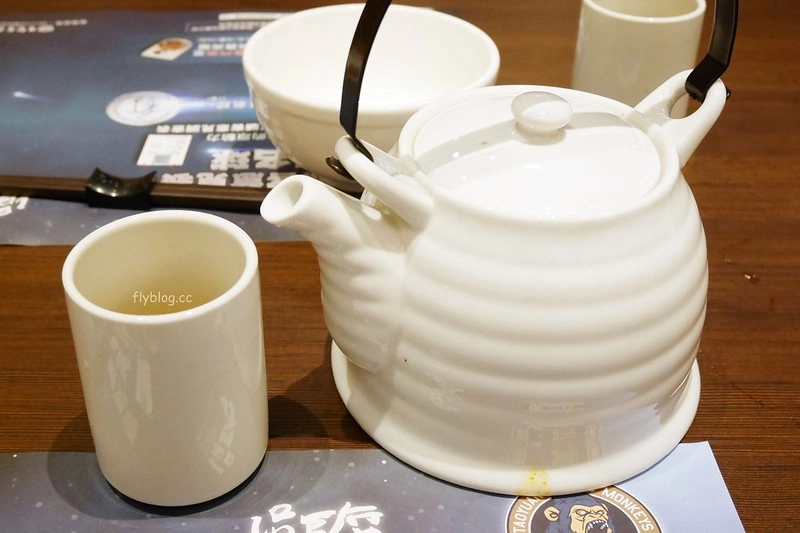 涓豆腐：涓豆腐正式回歸台中，三個人點雙人套餐就夠了，文心秀泰美食推薦 @飛天璇的口袋