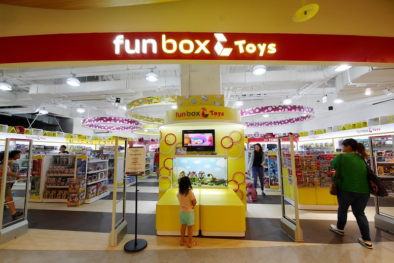 秀泰影城台中文心店┃台中南屯：中台灣第一個結合影城、親子藝文書房與異國美食餐廳的大型複合式商場 @飛天璇的口袋