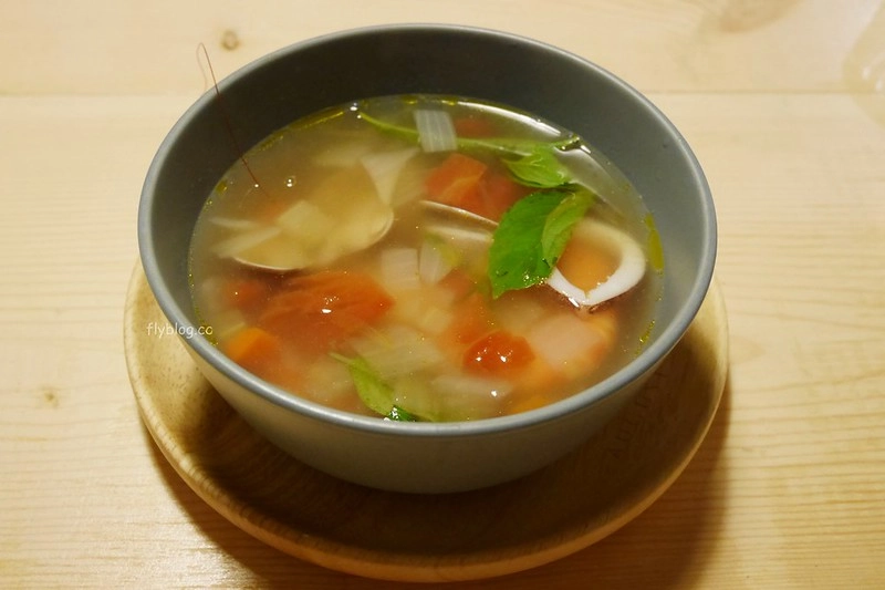 台中西區｜August food Studio．豐原超人氣美食餐廳搬來台中，用餐採預約制 @飛天璇的口袋