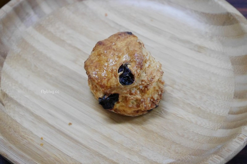 台中西區｜堂本麵包店．吳寶春師傅阿洸師的麵包店，台灣500甜推薦蜂蜜蛋糕 @飛天璇的口袋