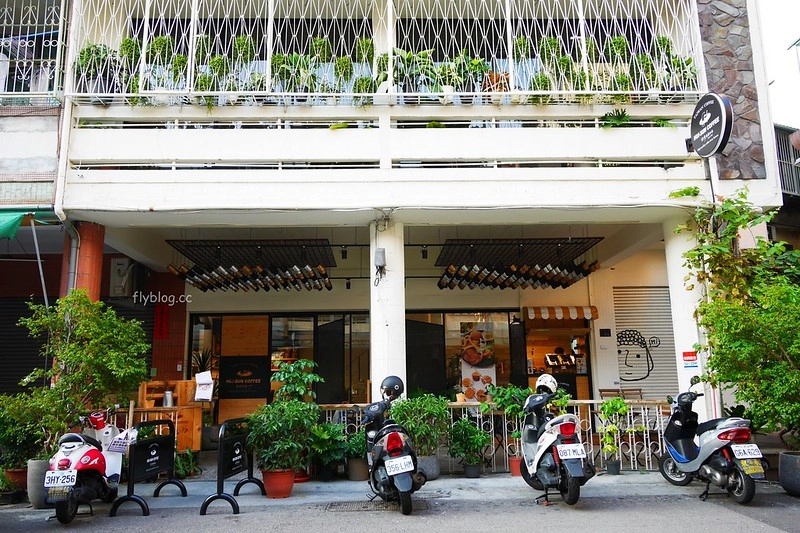 惠蓀咖啡┃台中西區：超可愛的大佛雞蛋糕，可以自行DIY大佛髮型，審計新村美食推薦 @飛天璇的口袋