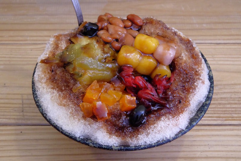 新竹東區｜冰斗古早味剉冰｜隱身國賓飯店後方的冰斗，可以任選配料享受濃濃的古早味 @飛天璇的口袋