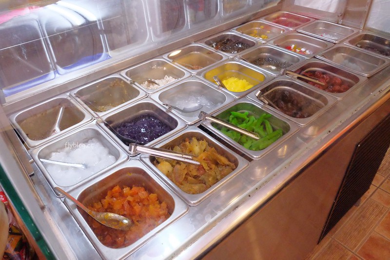 新竹東區｜冰斗古早味剉冰｜隱身國賓飯店後方的冰斗，可以任選配料享受濃濃的古早味 @飛天璇的口袋