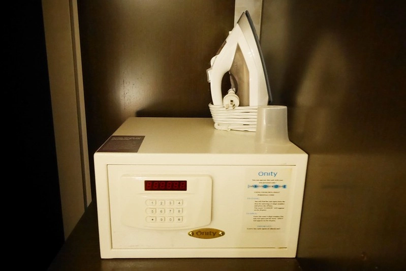 澳洲珀斯｜Four Points By Sheraton 福朋喜來登飯店，珀斯體育館正對面，隔壁有便利商店 @飛天璇的口袋