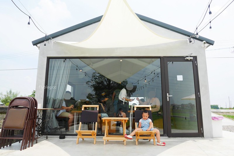 小田生活｜位於田中間的網美咖啡館，充滿草地的野餐風情 @飛天璇的口袋