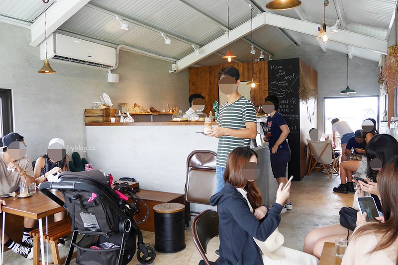 小田生活｜位於田中間的網美咖啡館，充滿草地的野餐風情 @飛天璇的口袋