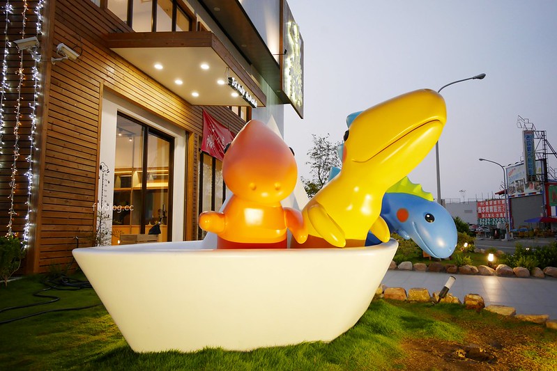 小島3.5．Island Aurora：有三隻可愛大恐龍的親子餐廳，沙坑、球池、溜滑梯、家家酒、閱讀室 @飛天璇的口袋