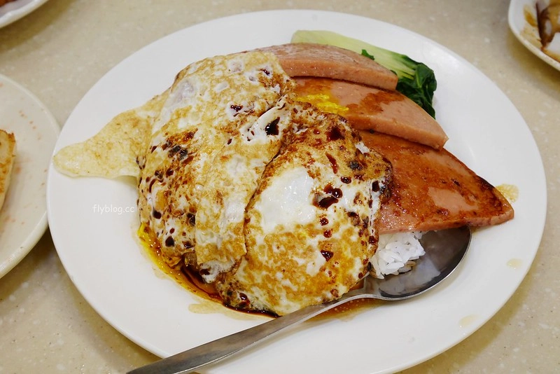 【香港尖沙咀】洪利粥店茶餐廳~從早餐賣到宵夜的香港茶餐廳，生滾粥好吃綿密入口即化 @飛天璇的口袋