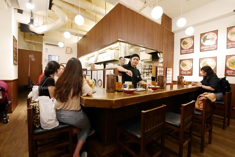 日本沖繩｜暖暮拉麵@那霸牧志店．九州限定拉麵冠軍，那霸國際通超人氣美食 @飛天璇的口袋