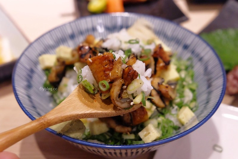 日四又魚鰻魚飯專賣店┃台中太平：使用龍眼木炭烤新鮮鰻魚，餐點選擇性多而且價格也不貴，太平美食餐廳推薦 @飛天璇的口袋