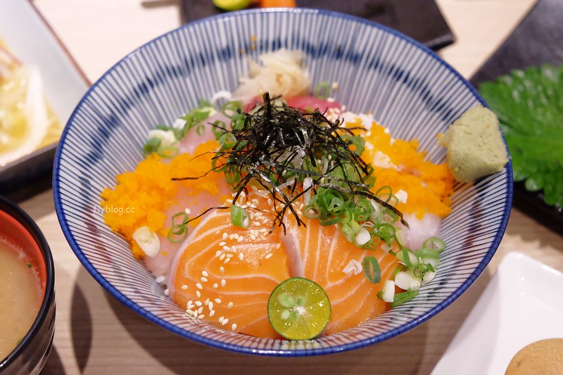 日四又魚鰻魚飯專賣店┃台中太平：使用龍眼木炭烤新鮮鰻魚，餐點選擇性多而且價格也不貴，太平美食餐廳推薦 @飛天璇的口袋