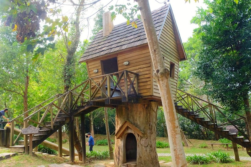 VilaVilla魔法莊園｜苗栗卓蘭景觀餐廳，結合樹屋、沙坑、溜滑梯，苗栗親子美食旅遊景點推薦 @飛天璇的口袋