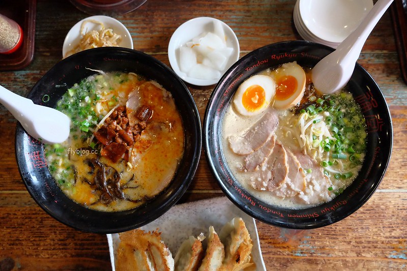 日本沖繩｜通堂拉麵 小祿本店．沖繩超人氣排隊美食，男人味拉麵與女人味拉麵 @飛天璇的口袋