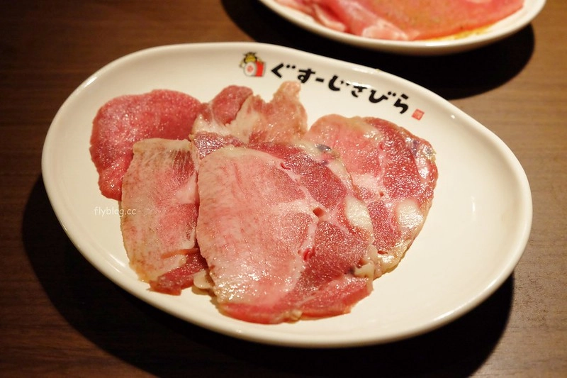 日本沖繩｜燒肉五苑 名護店．沖繩燒肉吃到飽不限食，飲料、冰淇淋無限暢飲 @飛天璇的口袋