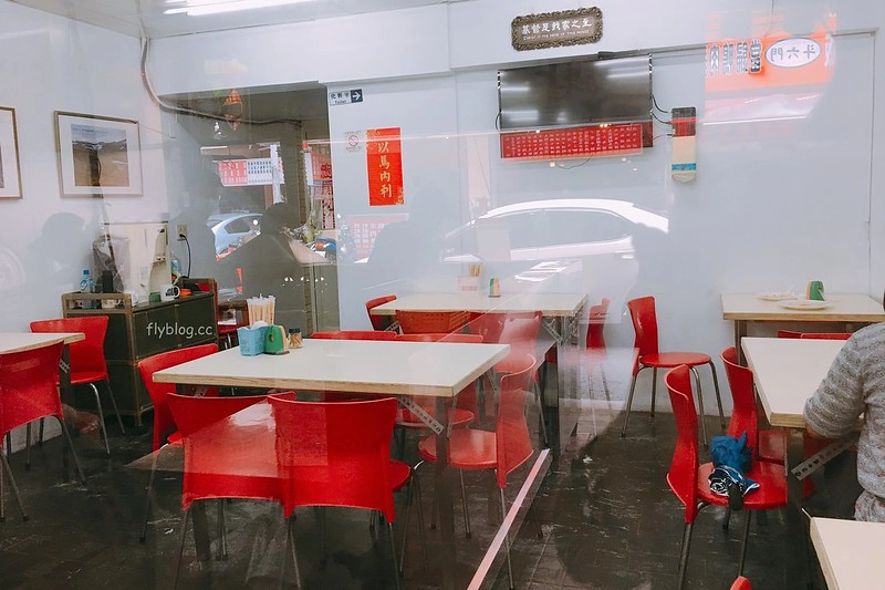 台中北區｜李媽媽豬排咖哩專賣店．北平路超人氣便當店，便當乾淨又有質感 @飛天璇的口袋