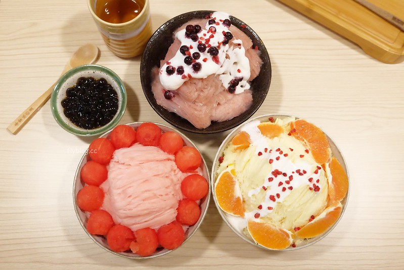 春雪冰の屋┃台中西區：簡單清新的日式冰店，天然單純的水果味呈現 @飛天璇的口袋