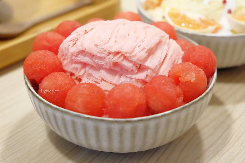 春雪冰の屋┃台中西區：簡單清新的日式冰店，天然單純的水果味呈現 @飛天璇的口袋