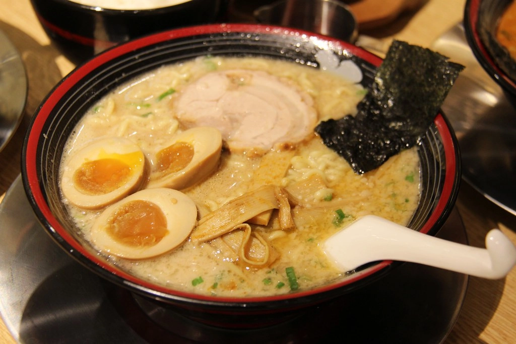 【台中梧棲】屯京拉麵，來自日本池袋的超人氣拉麵店，個人心中在台灣吃到第二名的拉麵店 @飛天璇的口袋