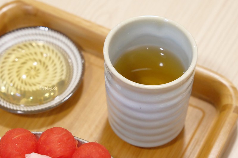 春雪冰の屋┃台中西區：簡單清新的日式冰店，天然單純的水果味呈現 @飛天璇的口袋