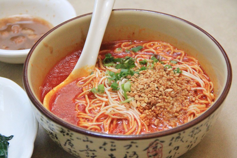 樂天皇朝┃新加坡美食：好看又好吃的八色小籠包，一顆18摺25克的黃金比例，樟宜機場第三航廈必吃美食推薦 @飛天璇的口袋