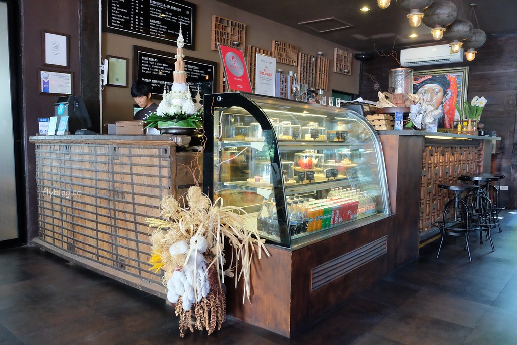泰國清邁｜Fahtara Coffee，充滿蘭納風情的庭園咖啡館，tripadvisor古城區超人氣美食餐廳推薦 @飛天璇的口袋
