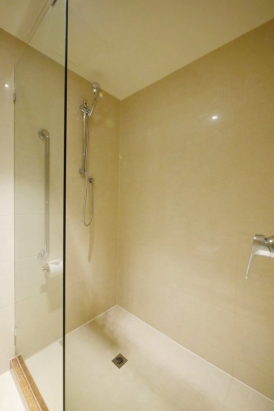 澳洲珀斯｜Four Points By Sheraton 福朋喜來登飯店，珀斯體育館正對面，隔壁有便利商店 @飛天璇的口袋