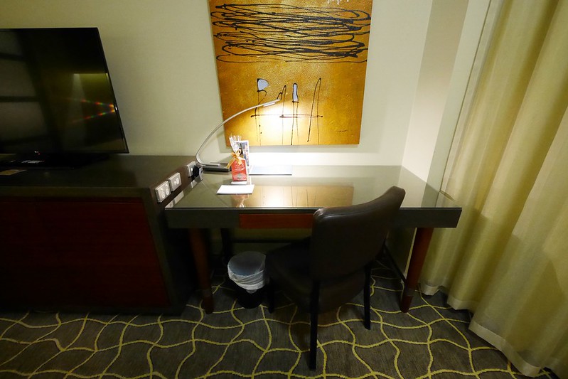 澳洲珀斯｜Four Points By Sheraton 福朋喜來登飯店，珀斯體育館正對面，隔壁有便利商店 @飛天璇的口袋