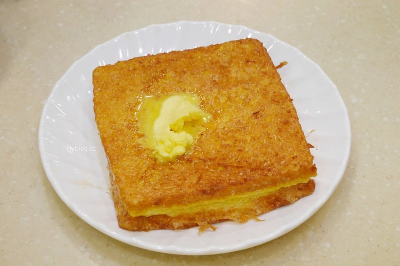 【香港尖沙咀】洪利粥店茶餐廳~從早餐賣到宵夜的香港茶餐廳，生滾粥好吃綿密入口即化 @飛天璇的口袋