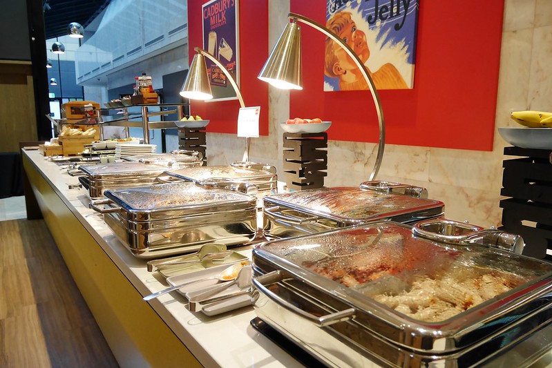 澳洲珀斯｜Four Points By Sheraton 福朋喜來登飯店，珀斯體育館正對面，隔壁有便利商店 @飛天璇的口袋