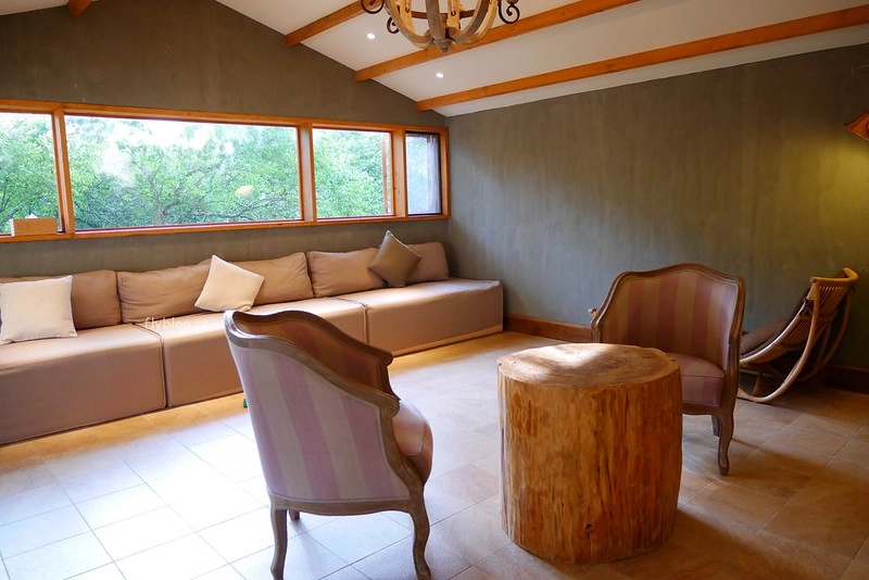 台中新社｜緩慢尋路香草House．住在薰衣草森林裡享受大自然，晚上觀賞夜間童話旋轉木馬 @飛天璇的口袋