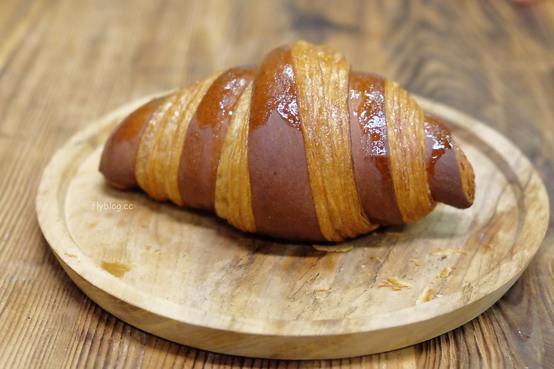 台中西區｜Mr. 啃蛋黃酥．一顆178元天價級的蛋黃酥，一開放預購還是秒殺 @飛天璇的口袋