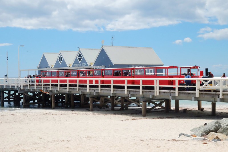 澳洲珀斯｜Busselton Jetty 巴瑟爾頓碼頭，尋找電影中神隱少女水上列車，南半球最長的木棧長堤 @飛天璇的口袋