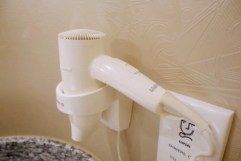 【香港大嶼山】香港迪士尼好萊塢酒店~迪士尼遊樂園最超值的酒店，早餐還可以和米奇米妮高飛拍照 @飛天璇的口袋