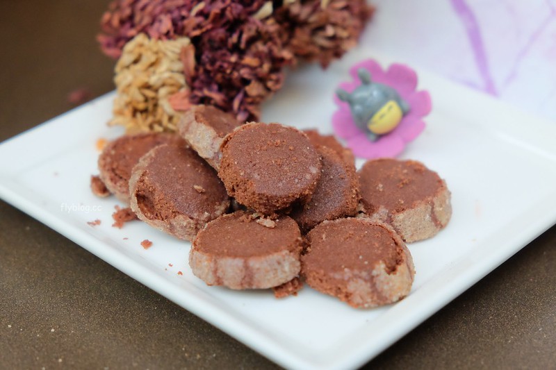 2018喜餅推薦┃法式手工喜餅：RIVON禮坊2018新法式手工喜餅禮盒，預訂禮坊喜餅抽冰島蜜月旅行和Le Creuset廚具 @飛天璇的口袋