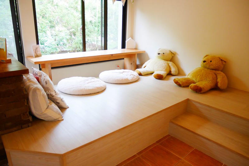 台中新社｜緩慢尋路香草House．住在薰衣草森林裡享受大自然，晚上觀賞夜間童話旋轉木馬 @飛天璇的口袋